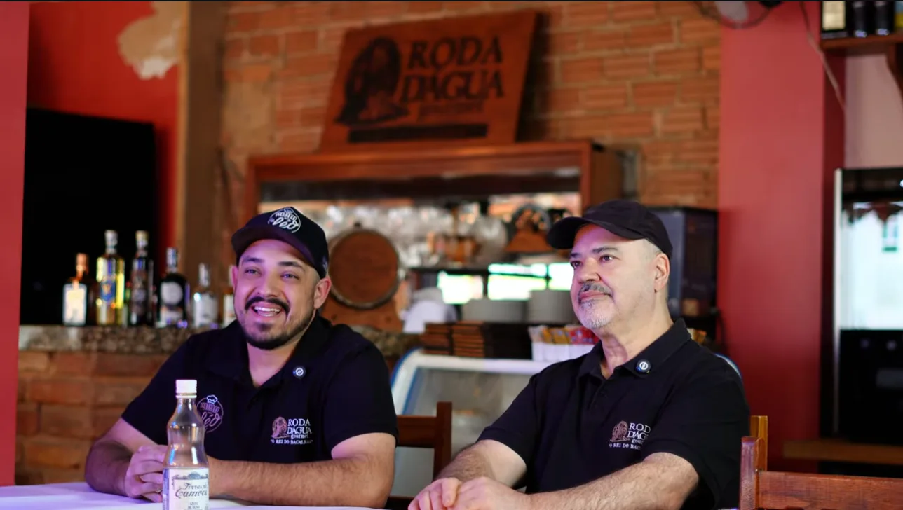 Proprietários do restaurante Roda D'Água em Duas Barras, RJ