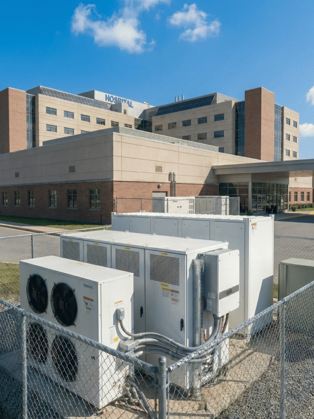 Hospital com sistema de baterias para backup energético